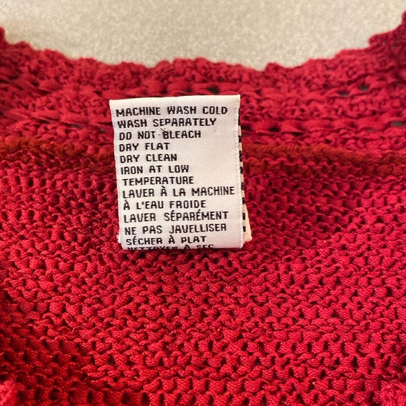 Nomi - Beautiful Red V-Neck Sweater. Size M - Picture 4 of 9